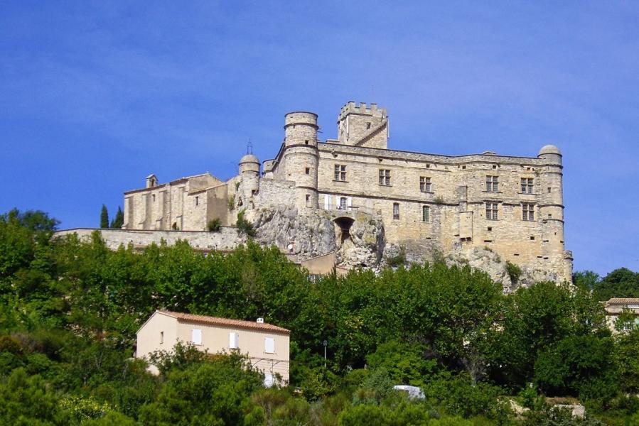 le-chacirc;teau-du-barroux